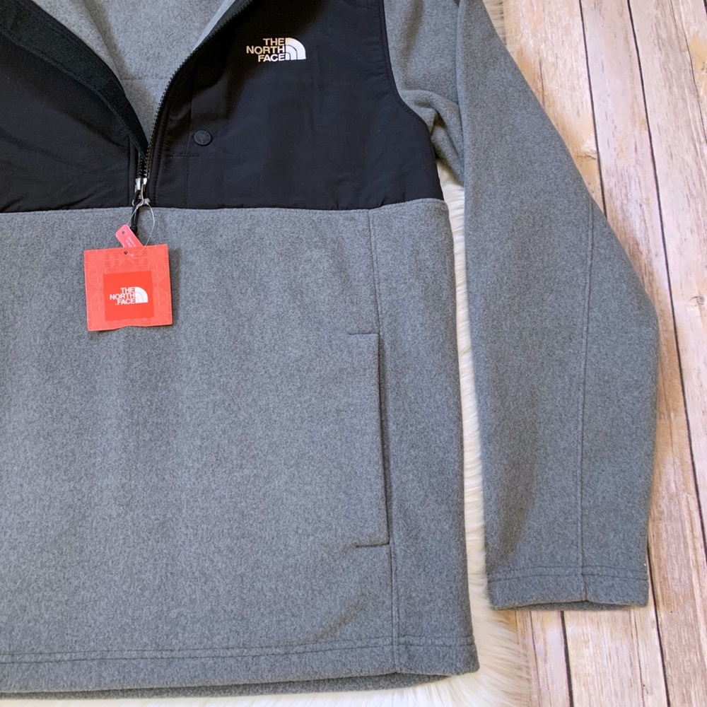 The North Face Men’s 200 WT Tundra In Grey - Picture 3 of 7